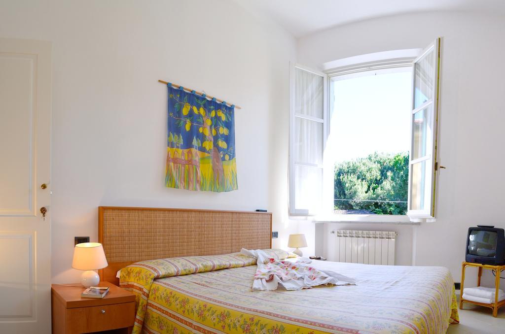 Hotel Villa Fiorisella マリーナ・ディ・マッサ 部屋 写真