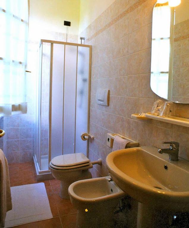 Hotel Villa Fiorisella マリーナ・ディ・マッサ 部屋 写真