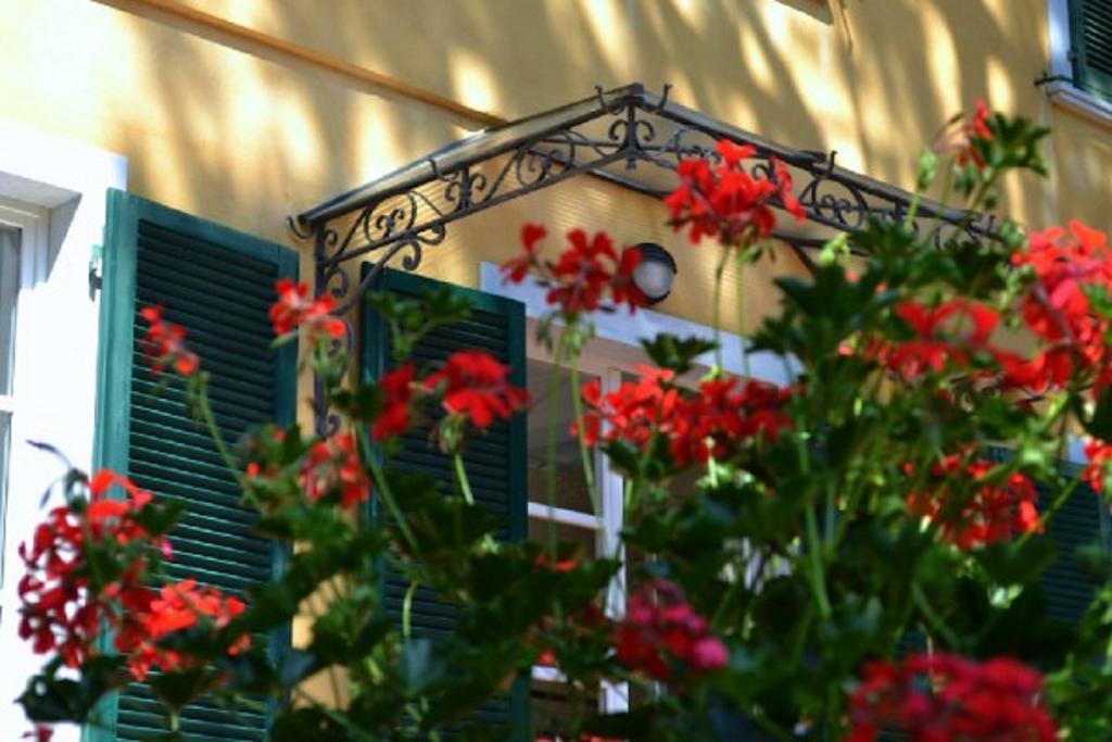 Hotel Villa Fiorisella マリーナ・ディ・マッサ エクステリア 写真