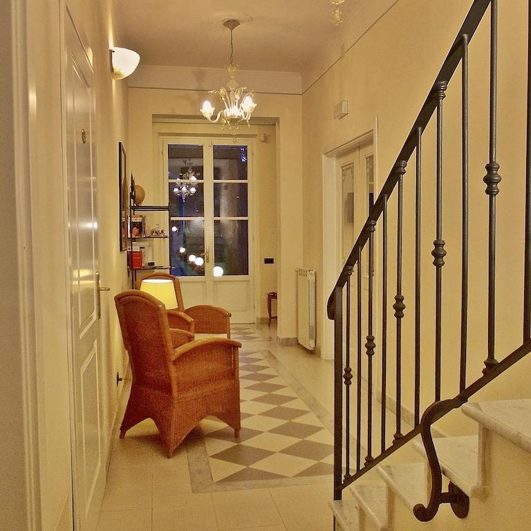 Hotel Villa Fiorisella マリーナ・ディ・マッサ エクステリア 写真